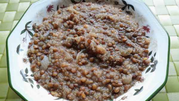 Lentejas al curry con quinoa